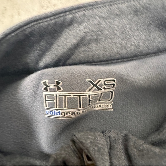 Under Armour 1/4 zip pullover top - Picture 5 of 7